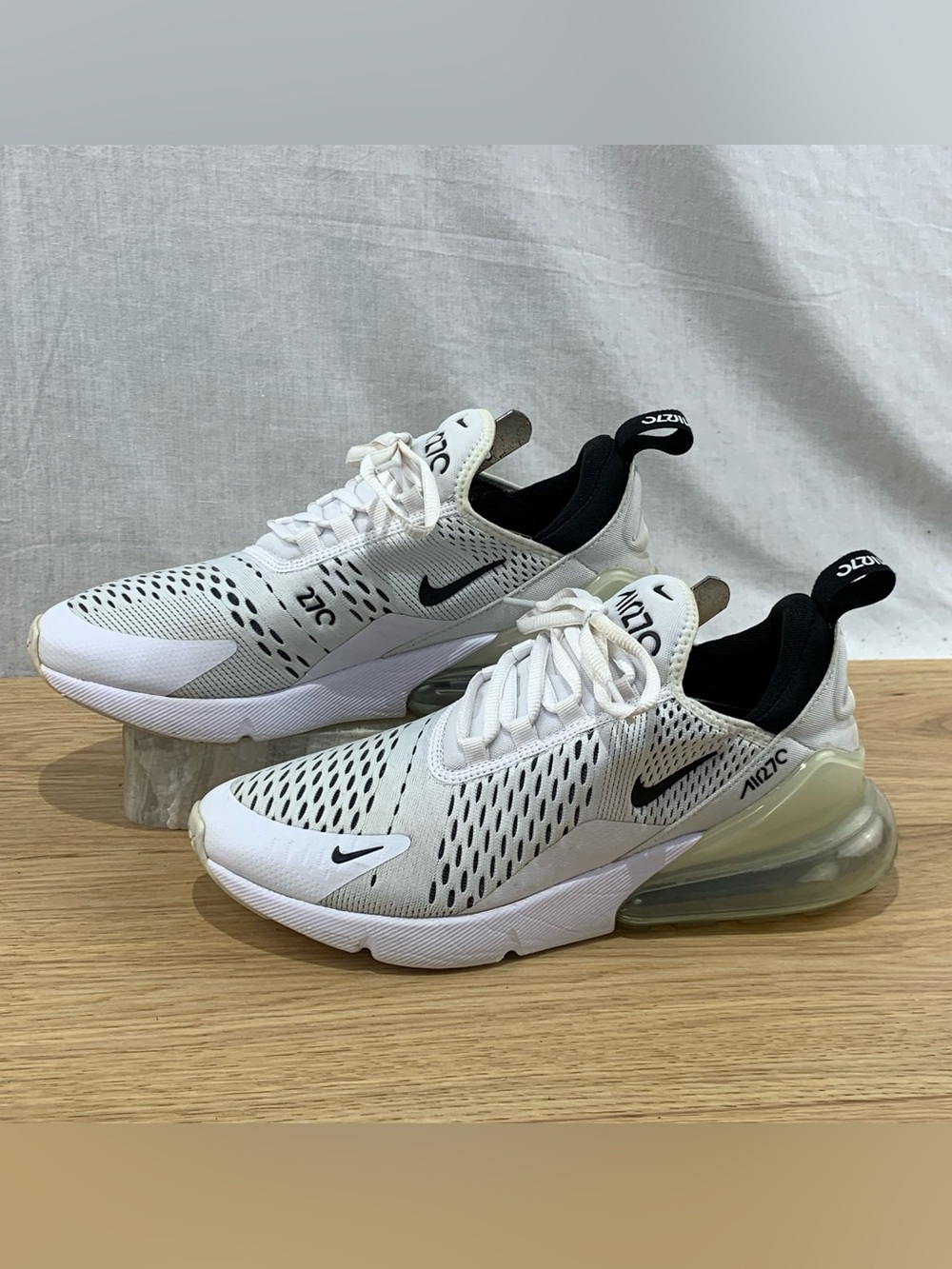 Nike Air Max 270 Women’s Size 9 White Black Running Shoes